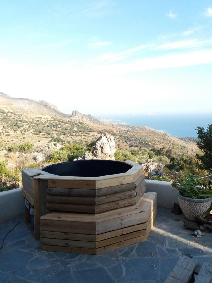 Eliapetra 4 Bedroom With Hot Tub And Yoga Access Villa *